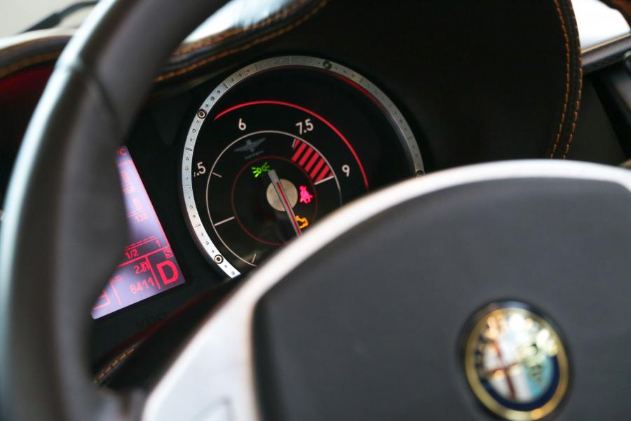 Панель приборов Alfa Romeo Disco Volante Spyder (2 of 7) 2017 года  (фото 27 из 33)